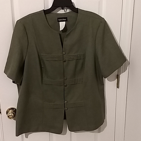 Blazer - Picture 2 of 2